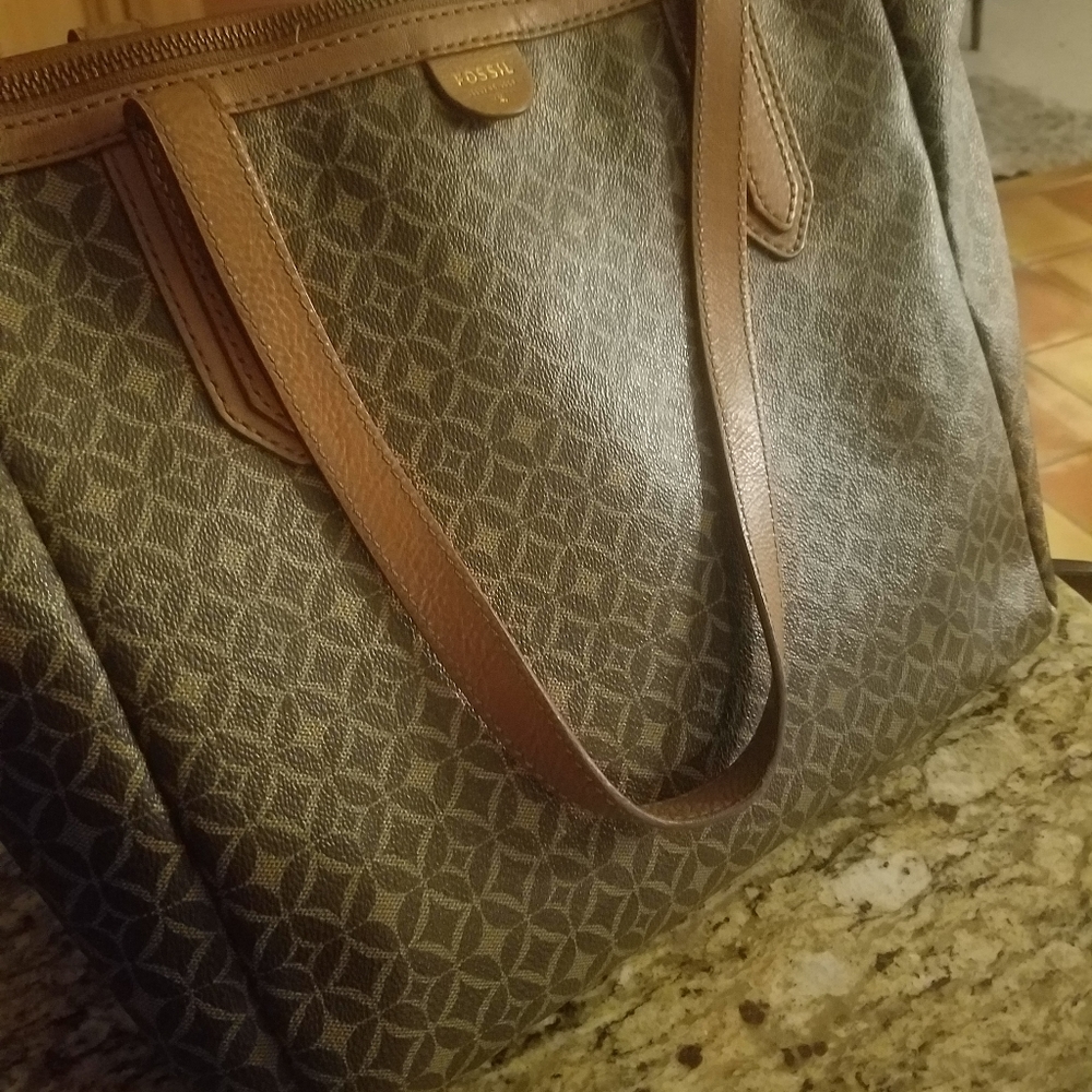 Fossil handbag